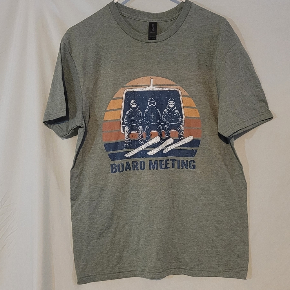 Gildan 'Board Meeting' Graphic Tee, Unisex Medium, Olive Heather, Snowboarding